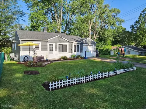 3116 Wagoner, Akron, OH 44319