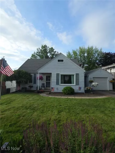1730 Vine St, Coshocton, OH 43812