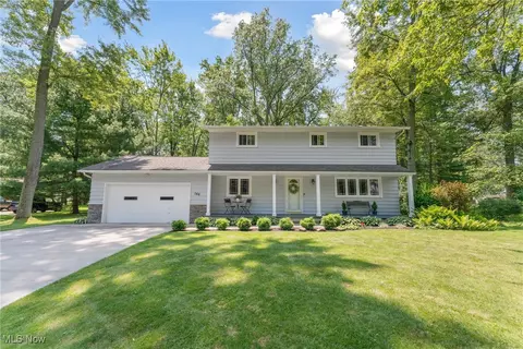 146 Laurie Ln, Northfield, OH 44067