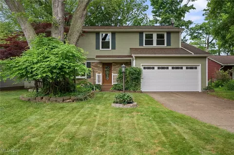 5802 Redwood Ct, Mentor On The Lake, OH 44060