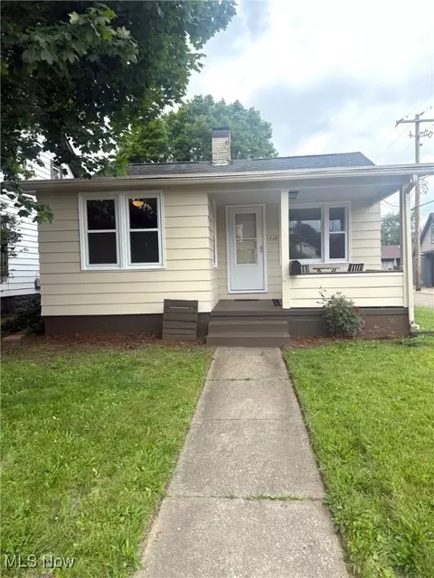 1218 Kaderly St NW, New Philadelphia, OH 44663