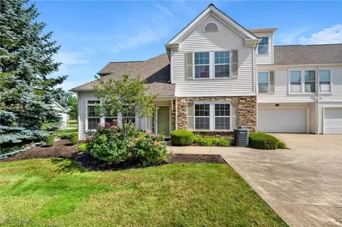 356 E Legend Ct #356-B, Highland Heights, OH 44143