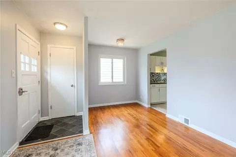 29971 Regent Rd, Wickliffe, OH 44092 photo 9