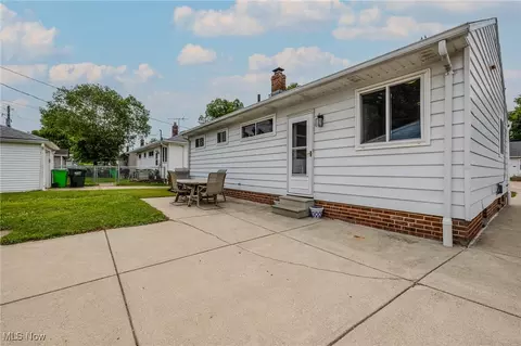 29971 Regent Rd, Wickliffe, OH 44092 photo 4