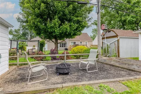 29971 Regent Rd, Wickliffe, OH 44092 photo 5