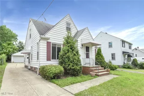 8706 Macomb Ave, Cleveland, OH 44105