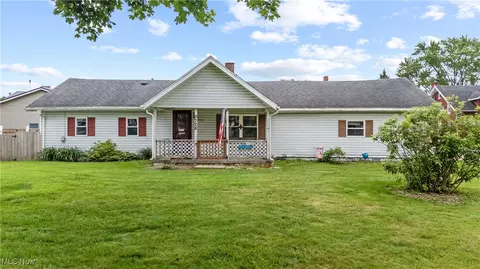 9328 Oak Ave SE, East Sparta, OH 44626