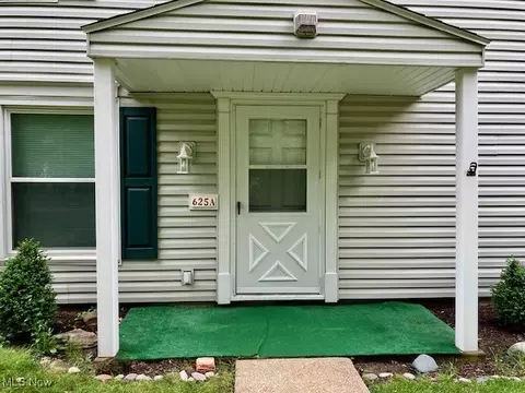 625 Canterbury Lane Apt 27 A Ln #27  A, Medina, OH 44256