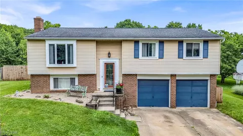 2869 Wexford Blvd, Stow, OH 44224