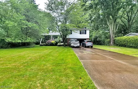 3316 Sandy Ln, Avon, OH 44011