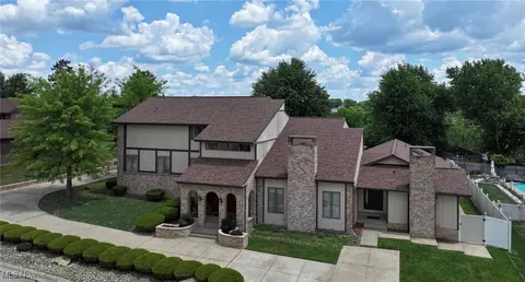 68 Caravel Pl, Wintersville, OH 43953