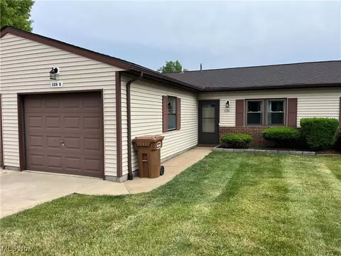 126 Royal Crest Dr #G, Seville, OH 44273