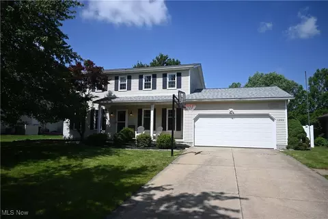 1265 Waterbury Dr, Medina, OH 44256