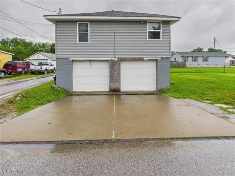 1317 Crescent St, Parkersburg, WV 26101