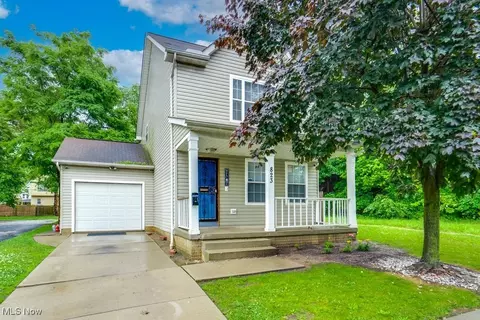 823 E 93rd St, Cleveland, OH 44108