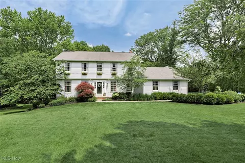 75 Kenton Rd, Chagrin Falls, OH 44022