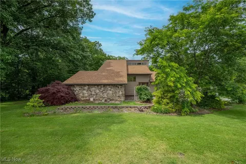 3355 Waterford Rd, New Waterford, OH 44445