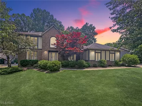 7524 Braewood Dr, Independence, OH 44131 photo 1