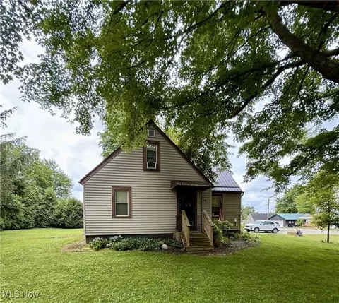 7 W Main St, Savannah, OH 44874