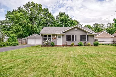 1919 Sandgate Rd, Madison, OH 44057