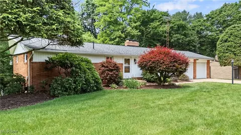 1429 Brookwood Dr NW, Canton, OH 44708