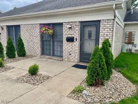 1634 Westhampton Dr, Austintown, OH 44515