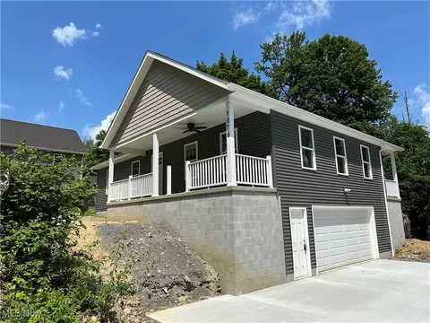 1016 Cliff View St, Youngstown, OH 44502
