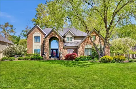30590 Royal Woods Pl, Westlake, OH 44145