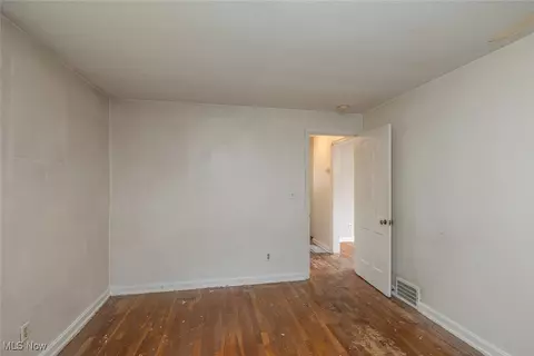 Bedroom - 172 Fair St, Berea, OH 44017 photo 2 of 3