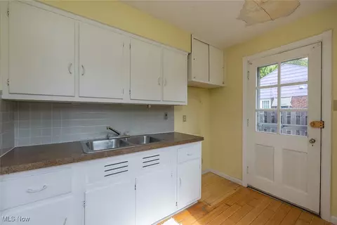 Kitchen - 172 Fair St, Berea, OH 44017 photo 2 of 2