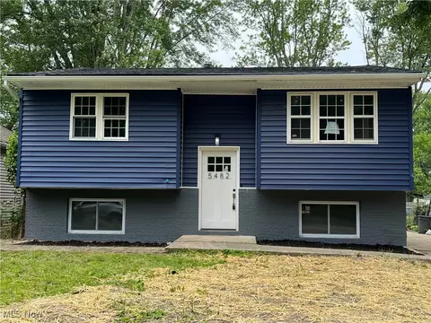 5482 Pleasant St, North Ridgeville, OH 44039