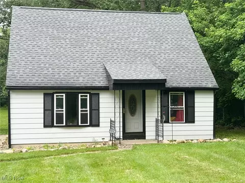 3042 Krebs Dr, Coventry, OH 44319