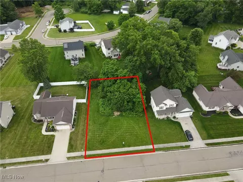 Quail Hollow Avenue Ne, Canton, OH 44704