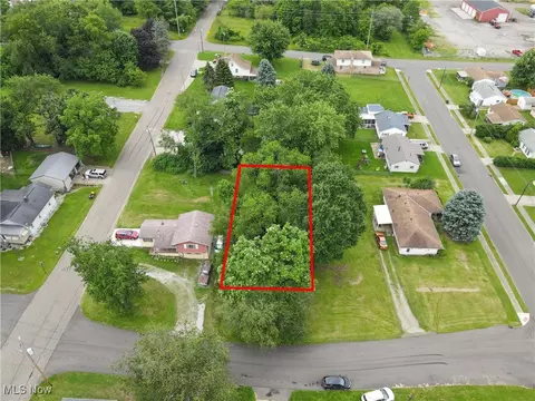 20 Th St SW, Canton, OH 44706