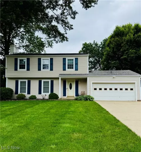 310 Green Hill Dr, Tallmadge, OH 44278