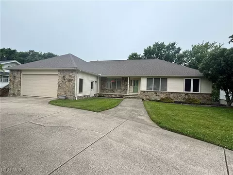 29123 Ridge Rd, Wickliffe, OH 44092