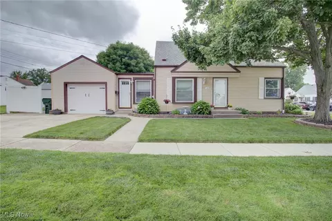3190 Wilson St, Cuyahoga Falls, OH 44221