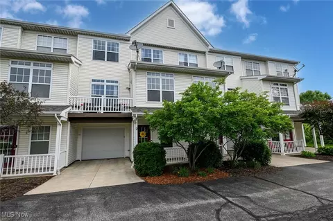 1210 E Chapman Ln #2, Medina, OH 44256