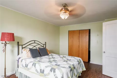 114 E 6th St, Williamstown, WV 26187 photo 10