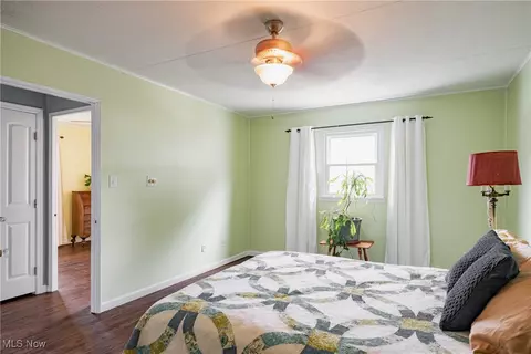 114 E 6th St, Williamstown, WV 26187 photo 11
