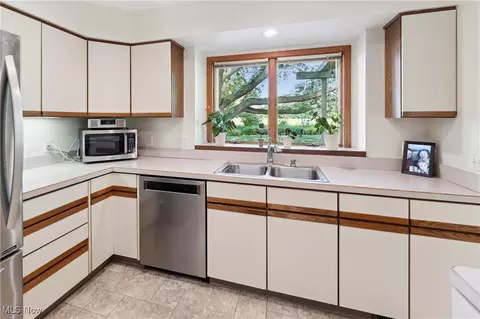 Kitchen - 82 Pyle Rd, Oberlin, OH 44074 photo 3 of 4