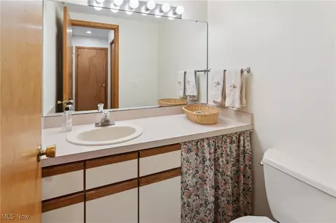 Bath - 82 Pyle Rd, Oberlin, OH 44074 photo 1 of 4