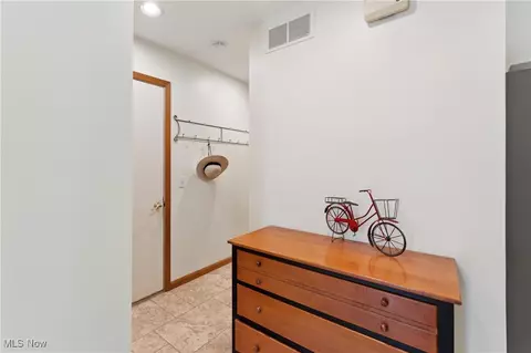 Entry Way - 82 Pyle Rd, Oberlin, OH 44074 photo 1 of 2