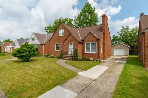 3975 Eastway Rd, South Euclid, OH 44118