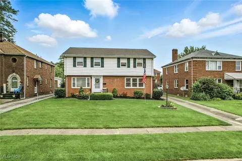 58 60 Prestwick Dr, Youngstown, OH 44512