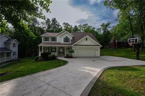 10020 Lawnridge St NE, Bolivar, OH 44612