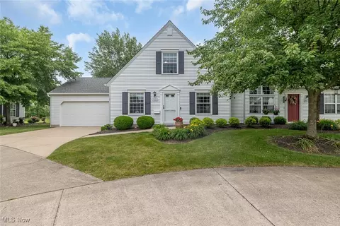 19264 Wheelers Ln #144, Strongsville, OH 44149