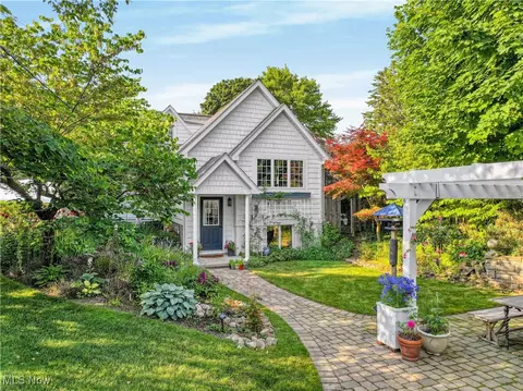 7417 Salida Rd, Mentor On The Lake, OH 44060
