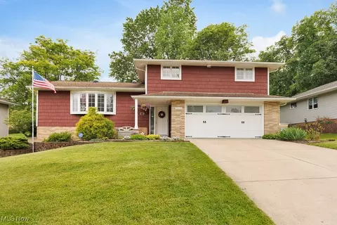 2305 Jacqueline Dr, Parma, OH 44134
