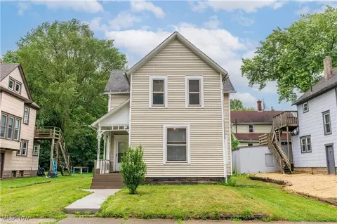 463 Allyn St, Akron, OH 44304